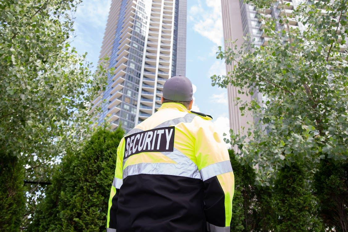 Why Should You Hire Retail Security Guards?